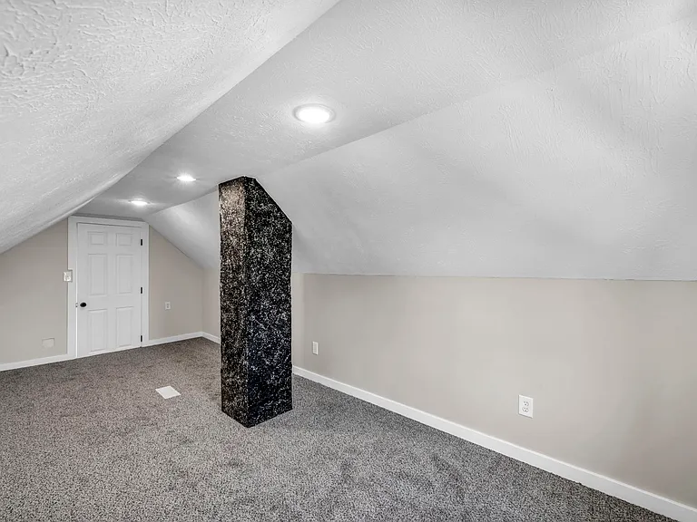 20830 Trebec Ave — Photo 23