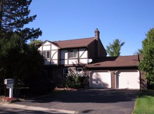 2501 Bayberry Ln, Vestal, NY 13850