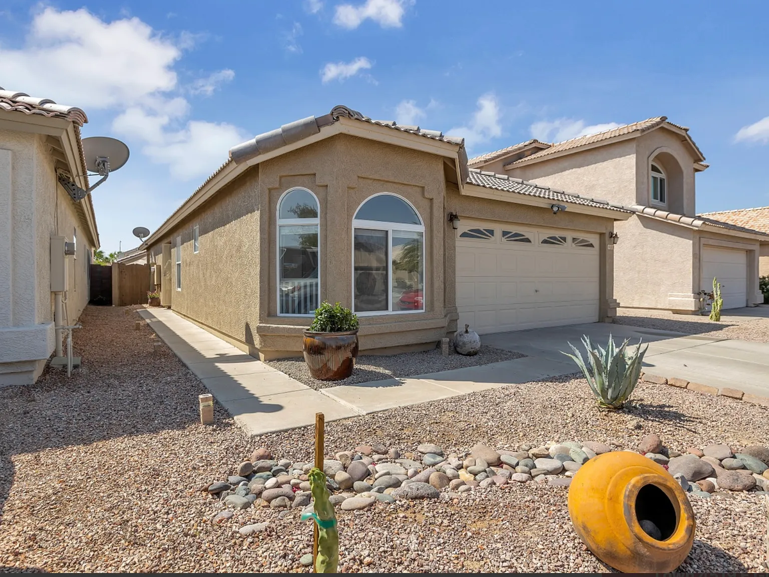4 bed, 1363 sqft, $2,300 — Photo 1