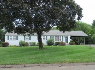 34 Grant Dr, Northford, CT 06472