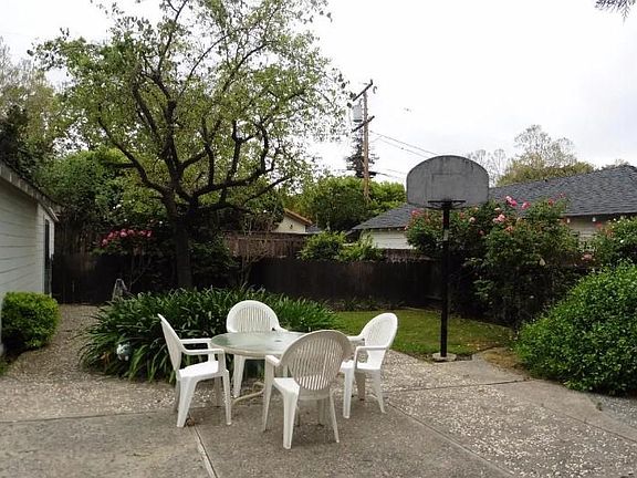 5th image of 1063 Carolyn Ave