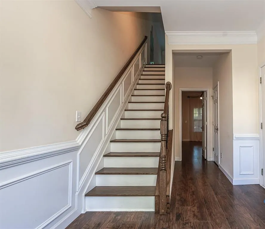 3 bed, 3.5 bath, 1702 sqft, $2,800 — Photo 3
