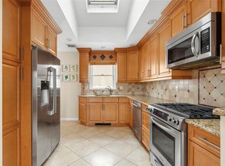 7 Baldwin Blvd, Bayville, NY 11709