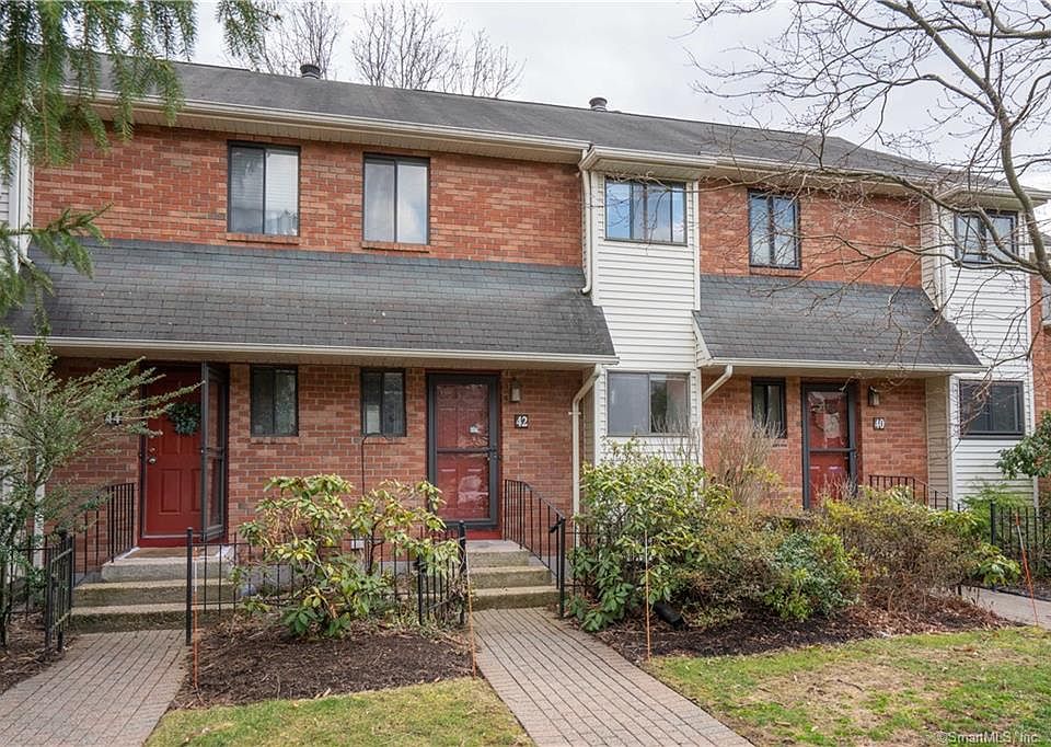 1st image of 42 Danforth Ln Unit 42