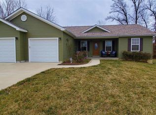 370 Gardenia Dr, Troy, MO 63379