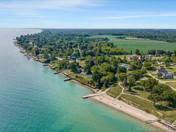 7434 Cardinal Rd, Lexington, MI 48450