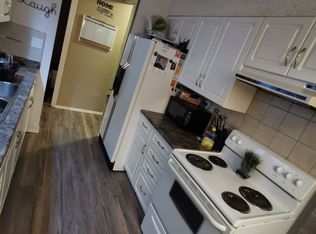 5135 56th St UNIT 2, Innisfail, AB T4G1R5