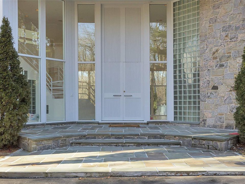 1st image of 2 Serenite Ln
