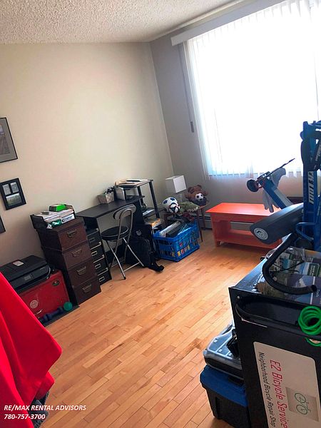 Edmonton Apartment for rent - 2 Bedrooms — photo 3