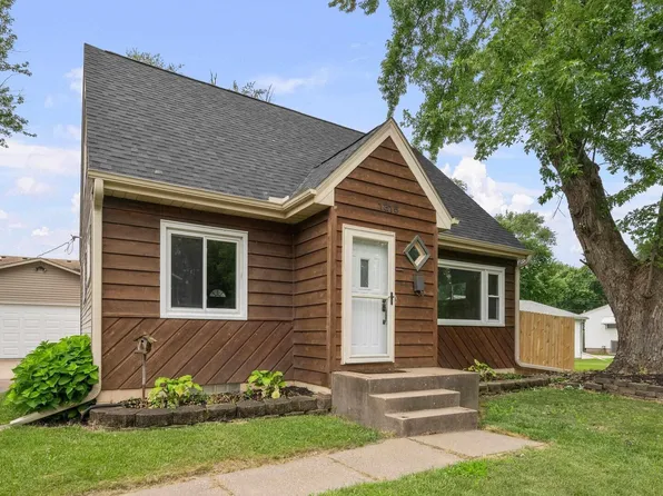 1815 Lincoln Rd, Bettendorf, IA 52722