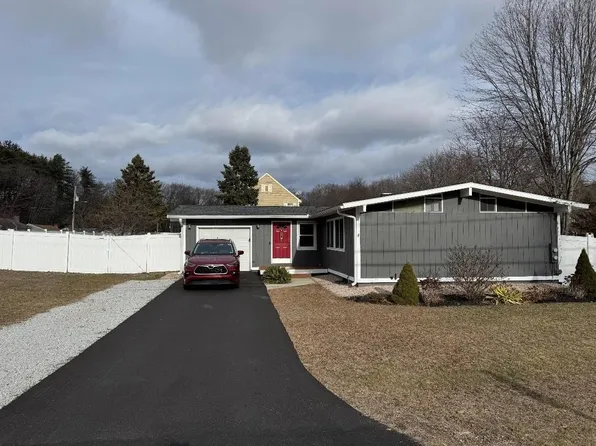 7 Acacia Street, Nashua, NH 03062