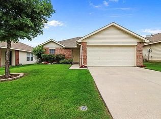 932 Poncho Ln, Haslet, TX 76052