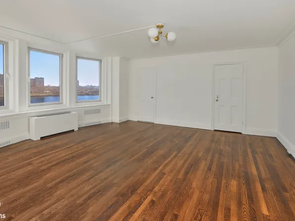 1 East End Avenue image 15 of 23