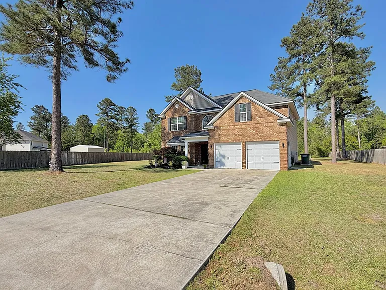 470 Briarcrest Dr NE — Photo 46