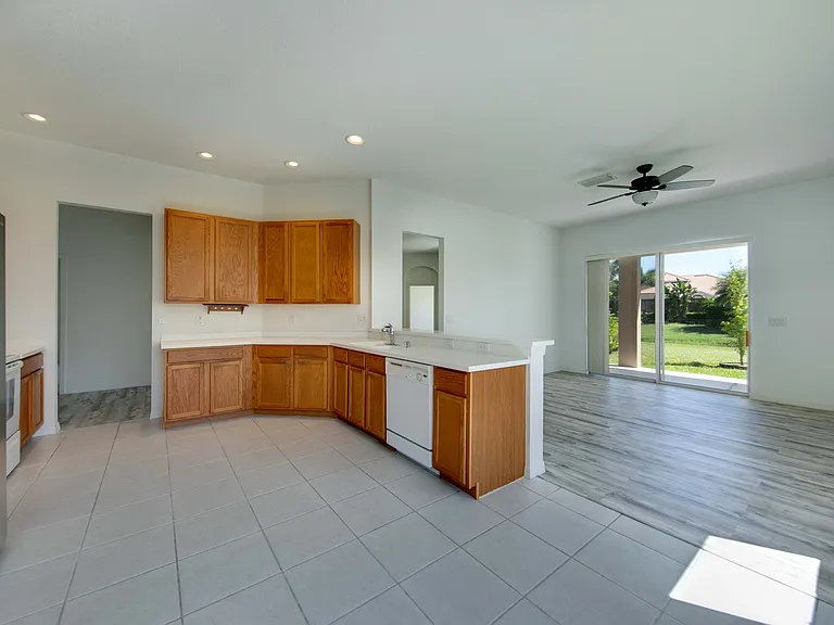 1679 Pinyon Pine Dr — Photo 31