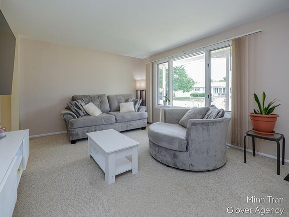 3rd image of 5931 Belard St