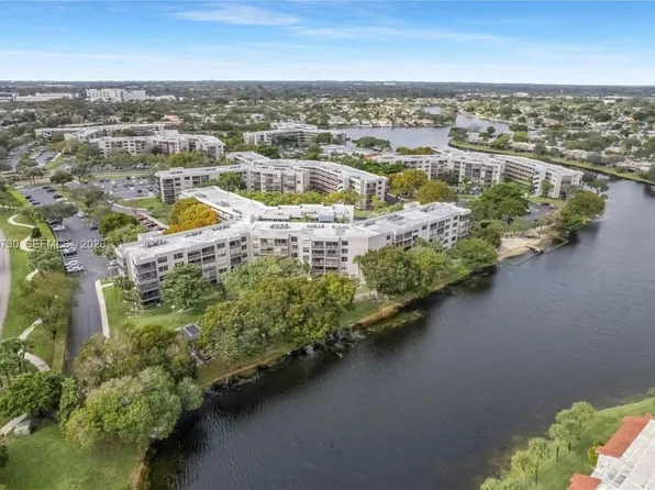 900 Colony Point Cir APT 317, Pembroke Pines, FL 33026