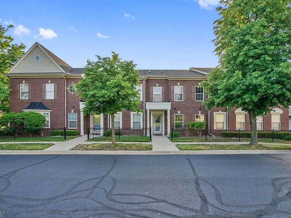 1st image of 42873 Richmond Dr