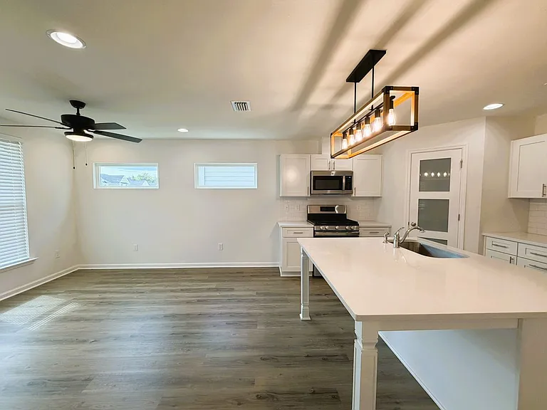 3734 Meadow Vista Ln — Photo 8