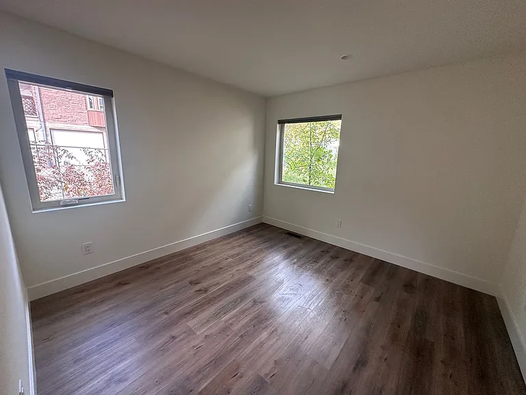405 Laurel St — Photo 9