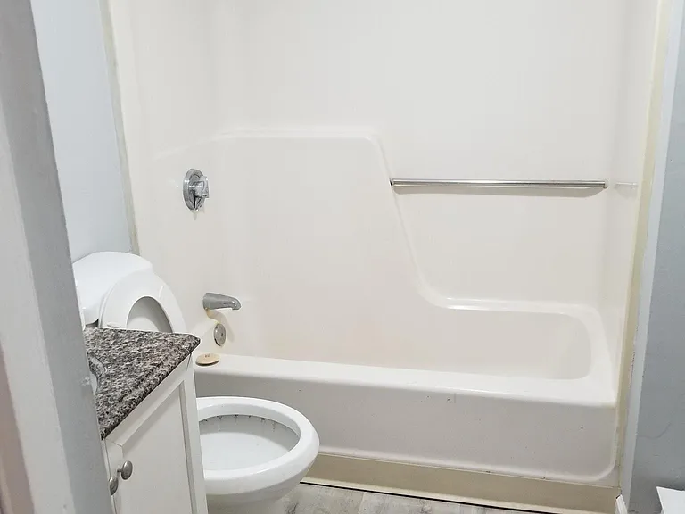 481 Williams St #2 — Photo 4