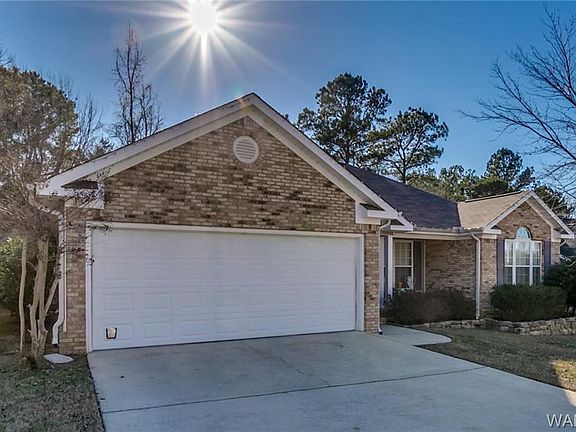 3rd image of 8122 Meadowlake Village Dr