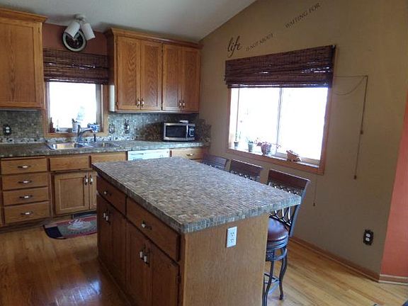 3rd image of 14586 Crane St NW