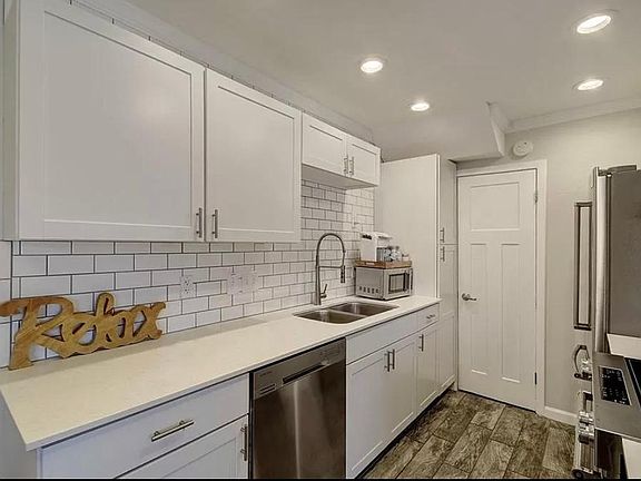 2nd image of 2124 Burton Dr APT 224