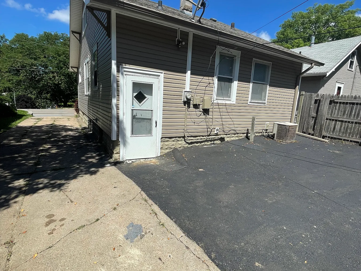 3603 N 60th St — Photo 3