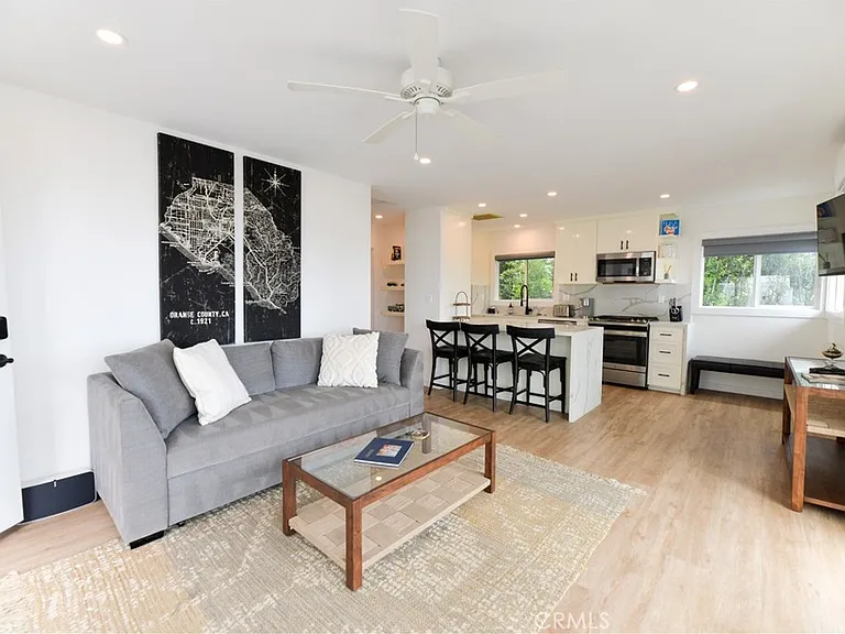 428 Monterey Ln #C — Photo 2