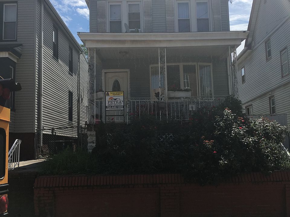 Exterior Features