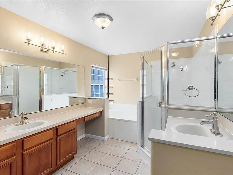 3813 Goldenglow Dr — Photo 26