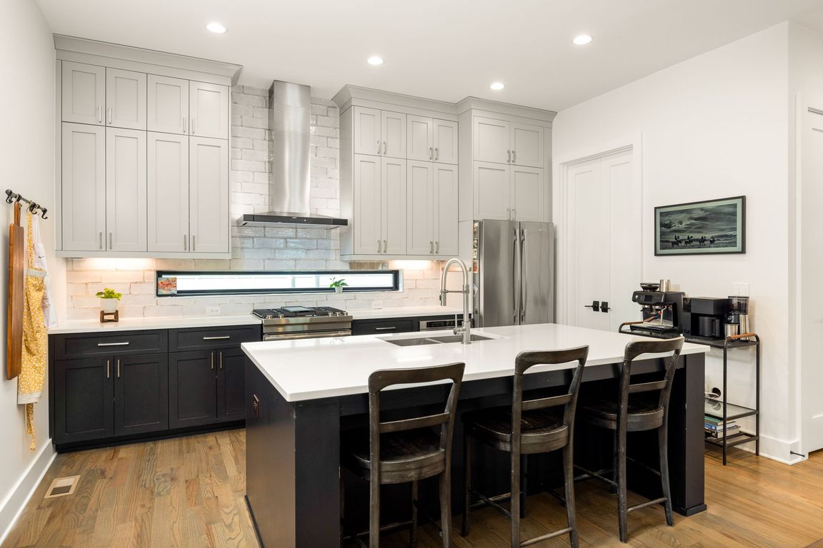 next background image