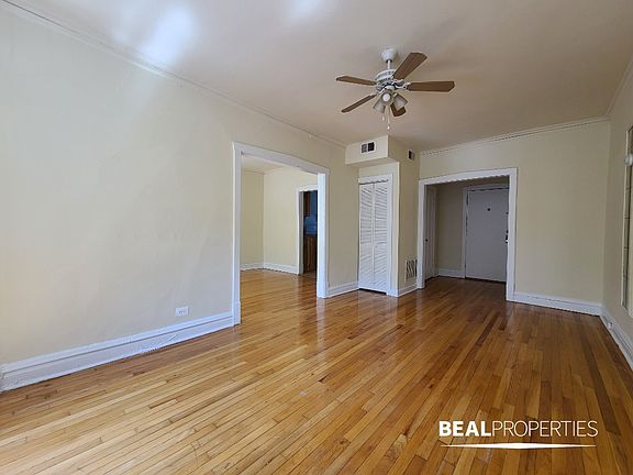 4th image of 560 W Aldine Ave #S1