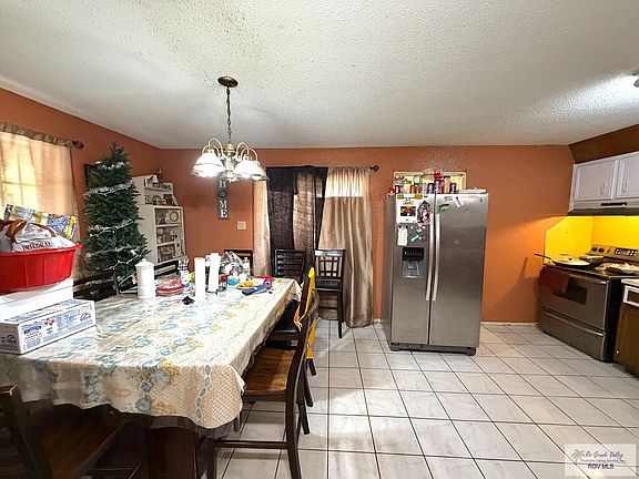 5th image of 2106 Lincoln St