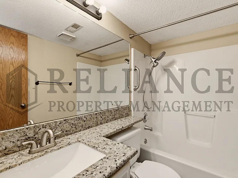 516 N Lakeside Dr — Photo 42