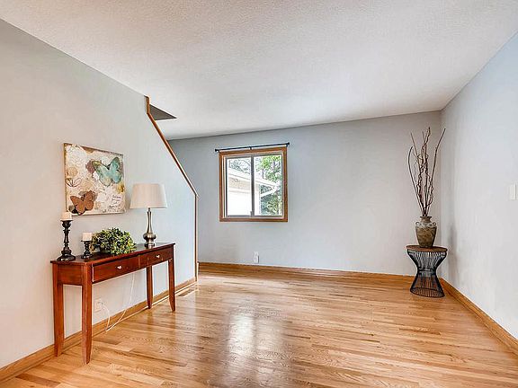 2nd image of 2688 Linwood Ave E