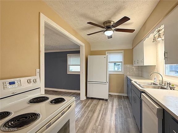 4th image of 411 W Herrick Ave