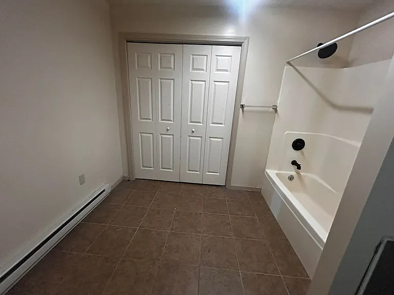 29 McCulloh St — Photo 10