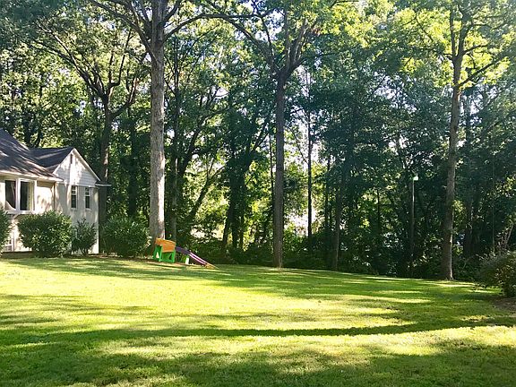 4th image of 209 Bridgewater Dr
