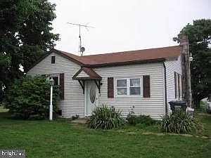 2 bed, 1.0 bath, 1260 sqft, $1,850 — Photo 1