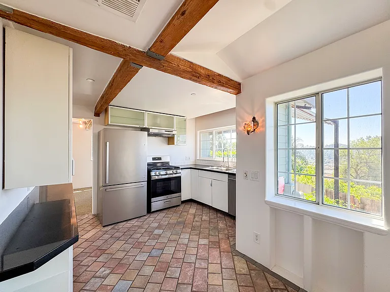 3050 Knob Dr — Photo 13