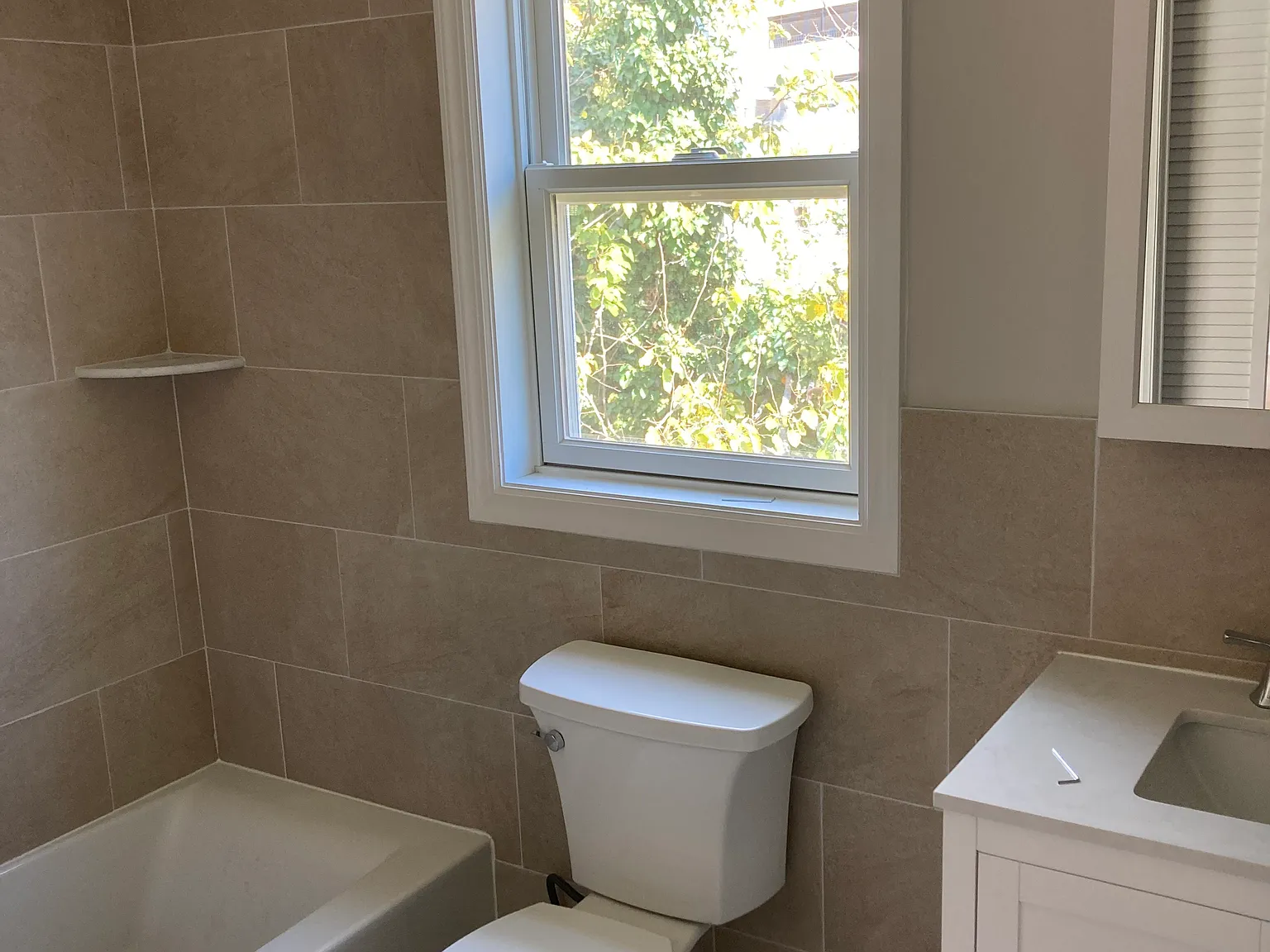 2 bed, 980 sqft, $2,995 — Photo 4