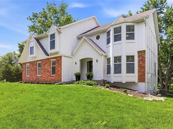 16720 Grandview St, Overland Park, KS 66085
