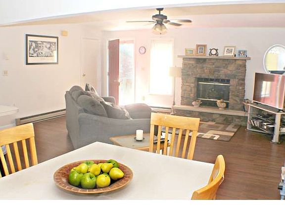 3rd image of 115 Sunshine Dr
