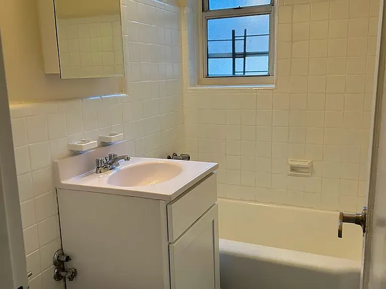 2044 Cropsey Ave #2B — Photo 3
