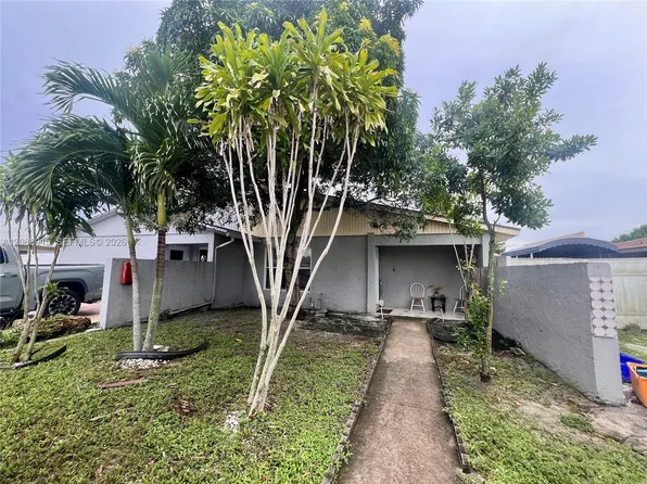 5822 Albert Rd, West Palm Beach, FL 33415