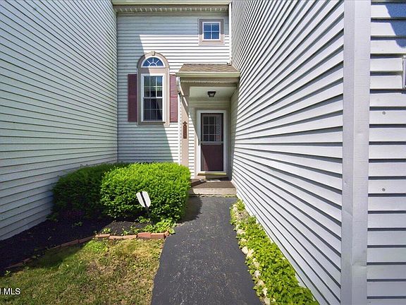 2nd image of 3 Highpointe Drive