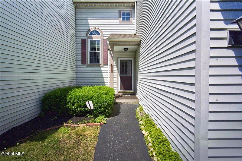2nd image of 3 Highpointe Drive