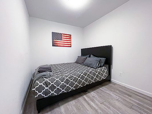 4th image of 614 10th Ave #2B
